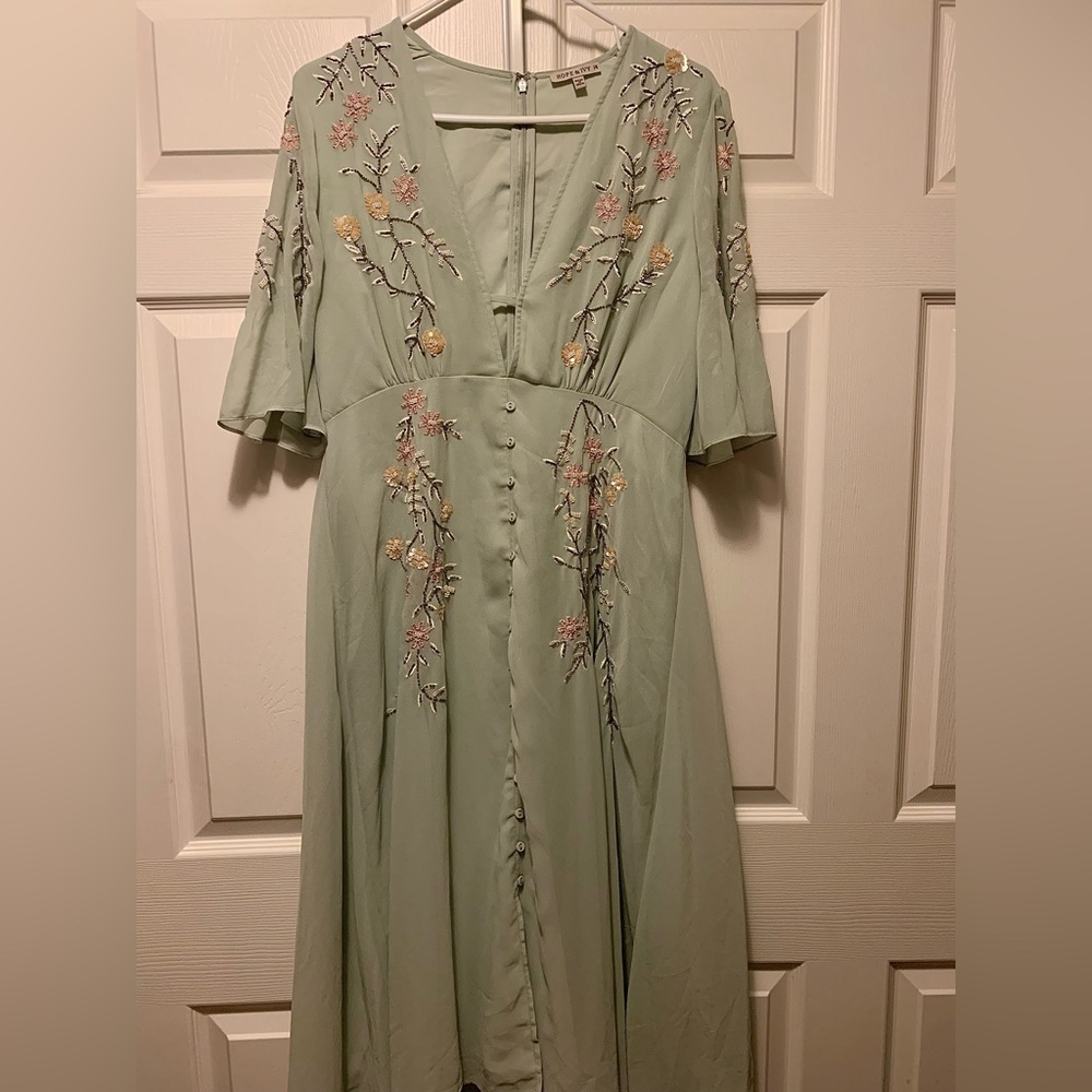EUC Hope & Ivy Embroidered Midi Dress in Sage - Picture 3 of 16